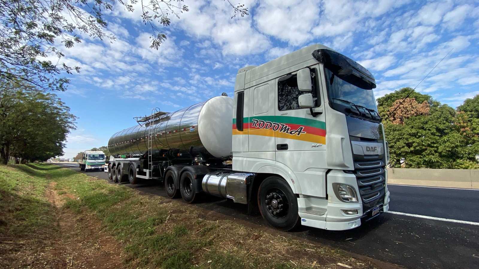 Caminhões Tanque para Oleo Vegetal e Derivados